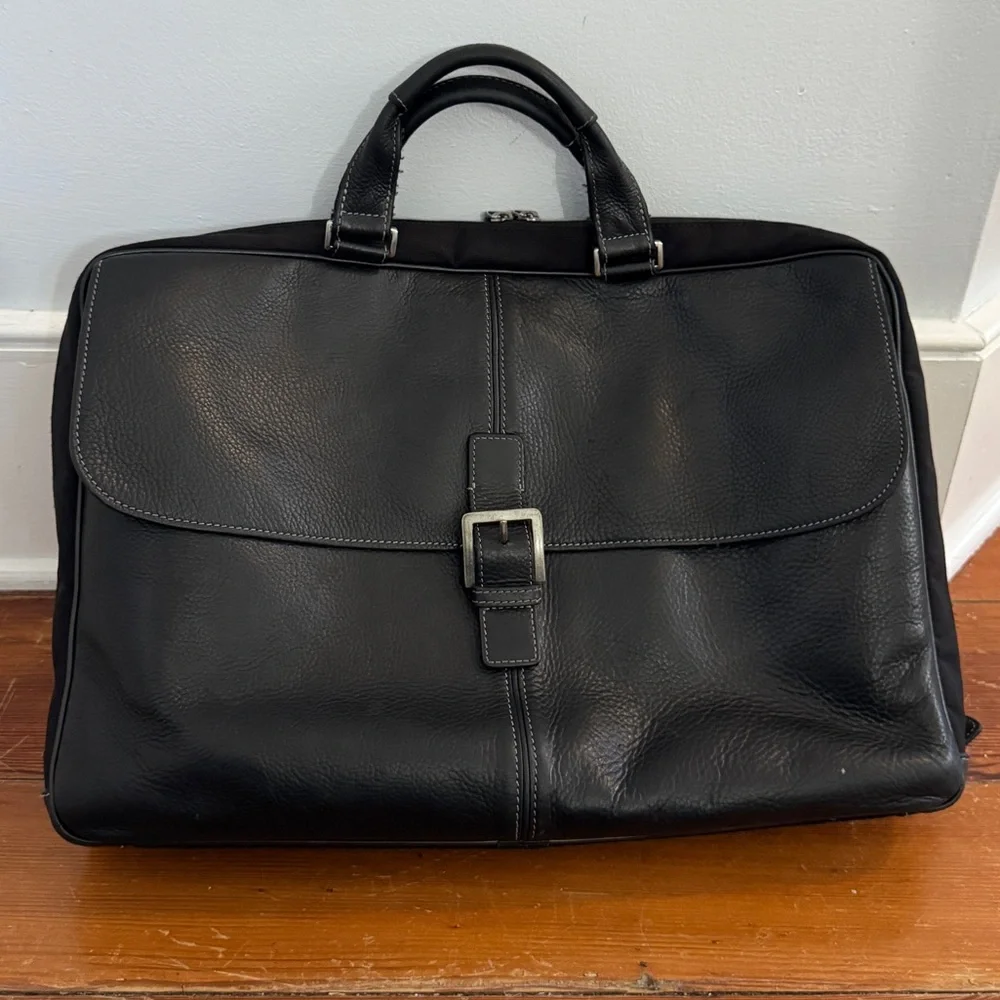 Boconi Zipster Slim Black Leather Briefcase Laptop Messenger Bag Tablet RFID